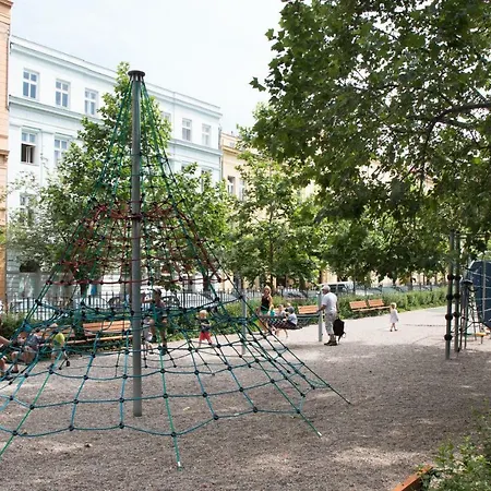 Karlin 3* Πράγα