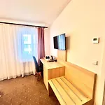 Отель Karlin