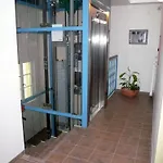 Отель Karlin 3*