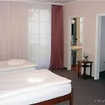Отель Karlin